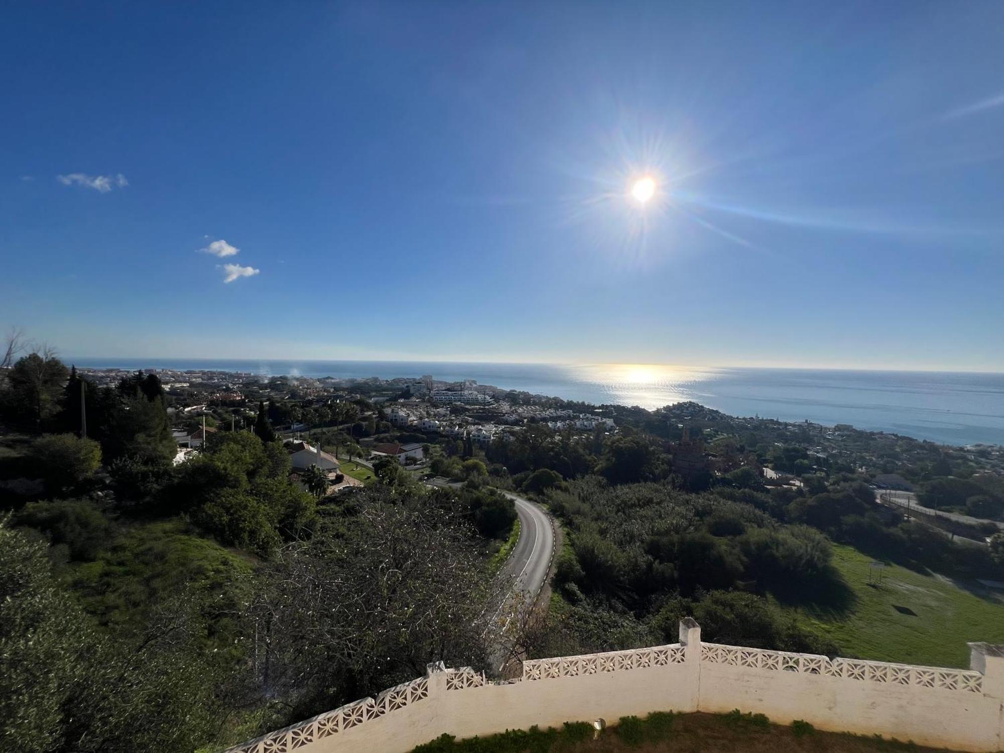 Tranquil Escape In Historic Benalmádena